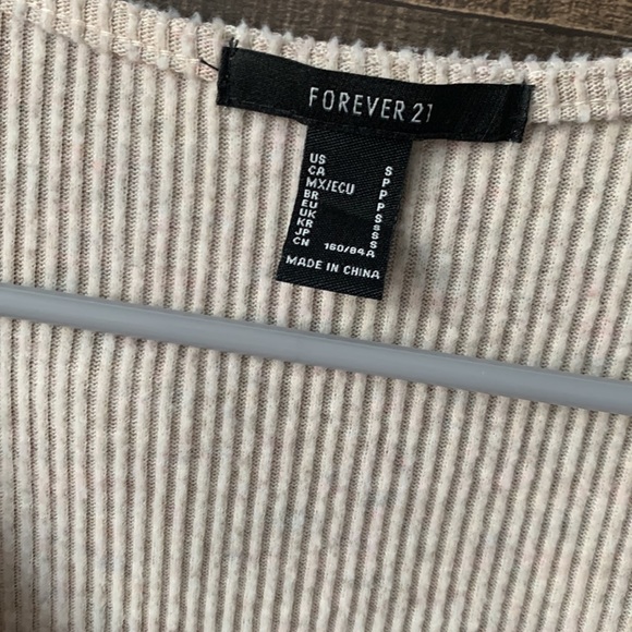 Forever 21 crop top - Picture 2 of 2